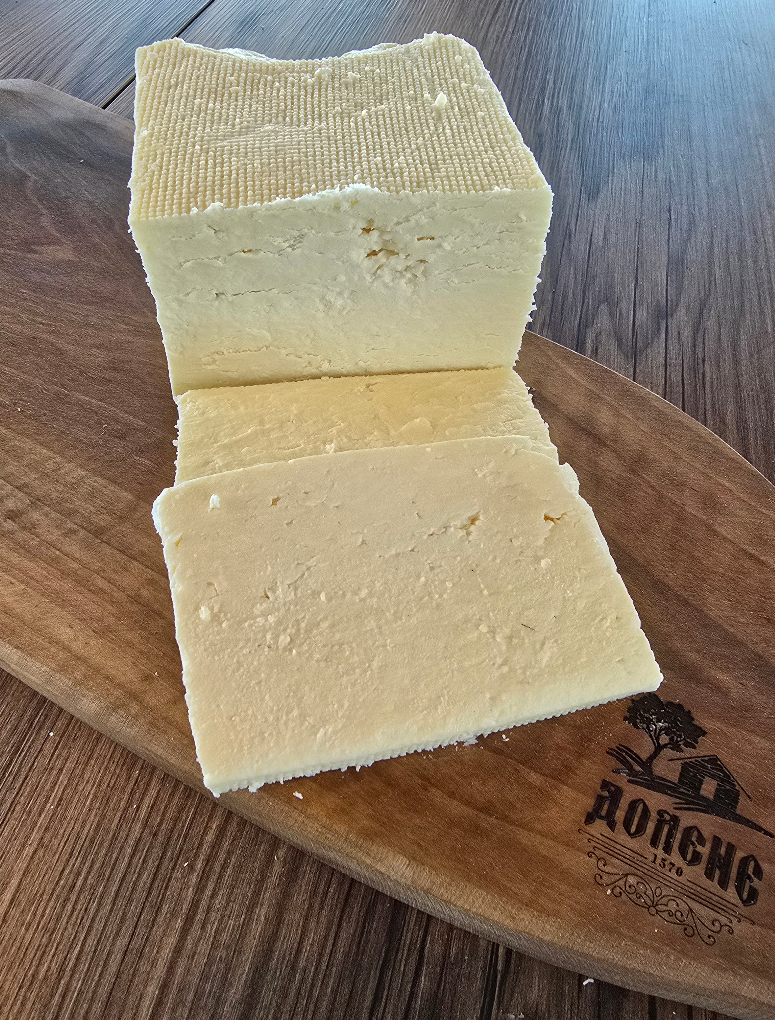 Домашно Краве Сирене Зряло 120 Дни в Дървени Бъчви - Премиум Традиционно Сирене