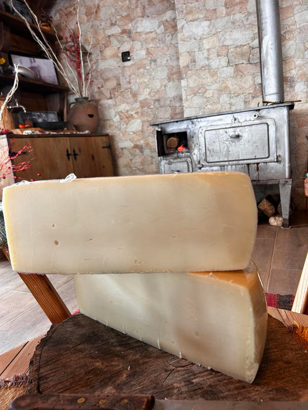 Домашен овчи кашкавал от село Гега